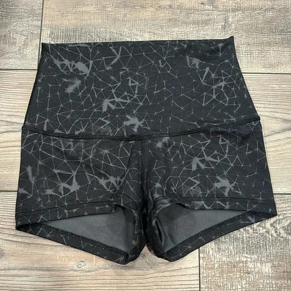 Lululemon Black Groove Short Under the Constellations High Waisted Size 4 - Picture 2 of 6